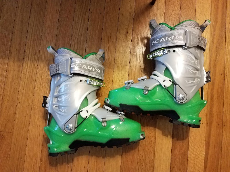 SOLD - Women's Scarpa Gea AT boots $175 - TAY Forum